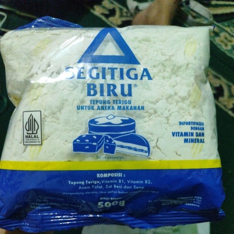 

Tepung Terigu Segitiga Biru 500 gram