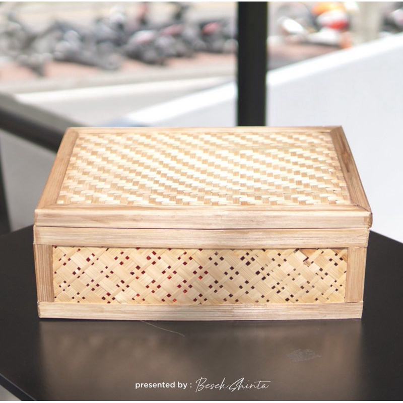 

Besek Hantaran ala Besek Shinta