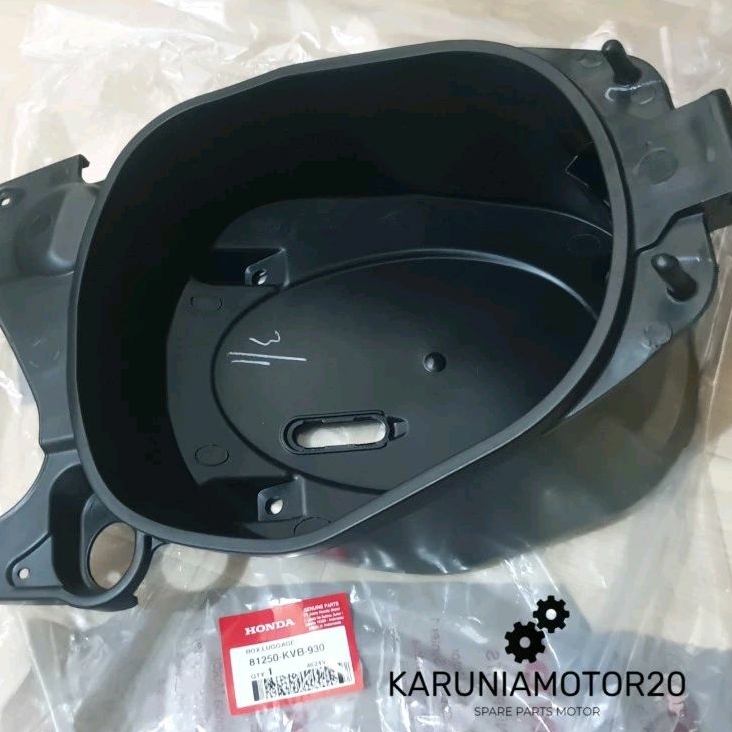 Box Bok Bagasi Vario 110 Karbu Bukan Techno Original AHM 81250-KVB-930