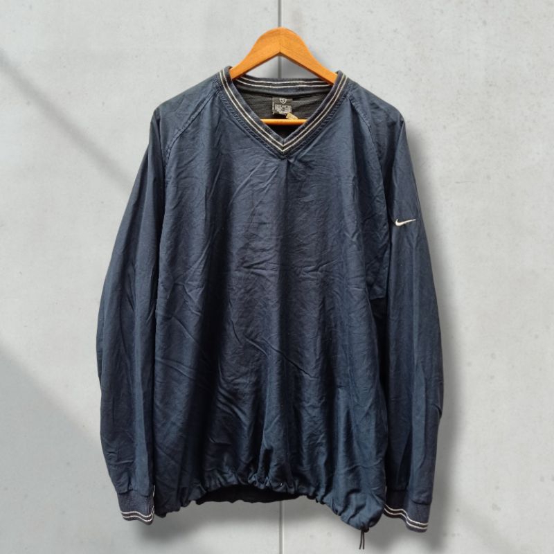 NIKE VNECK