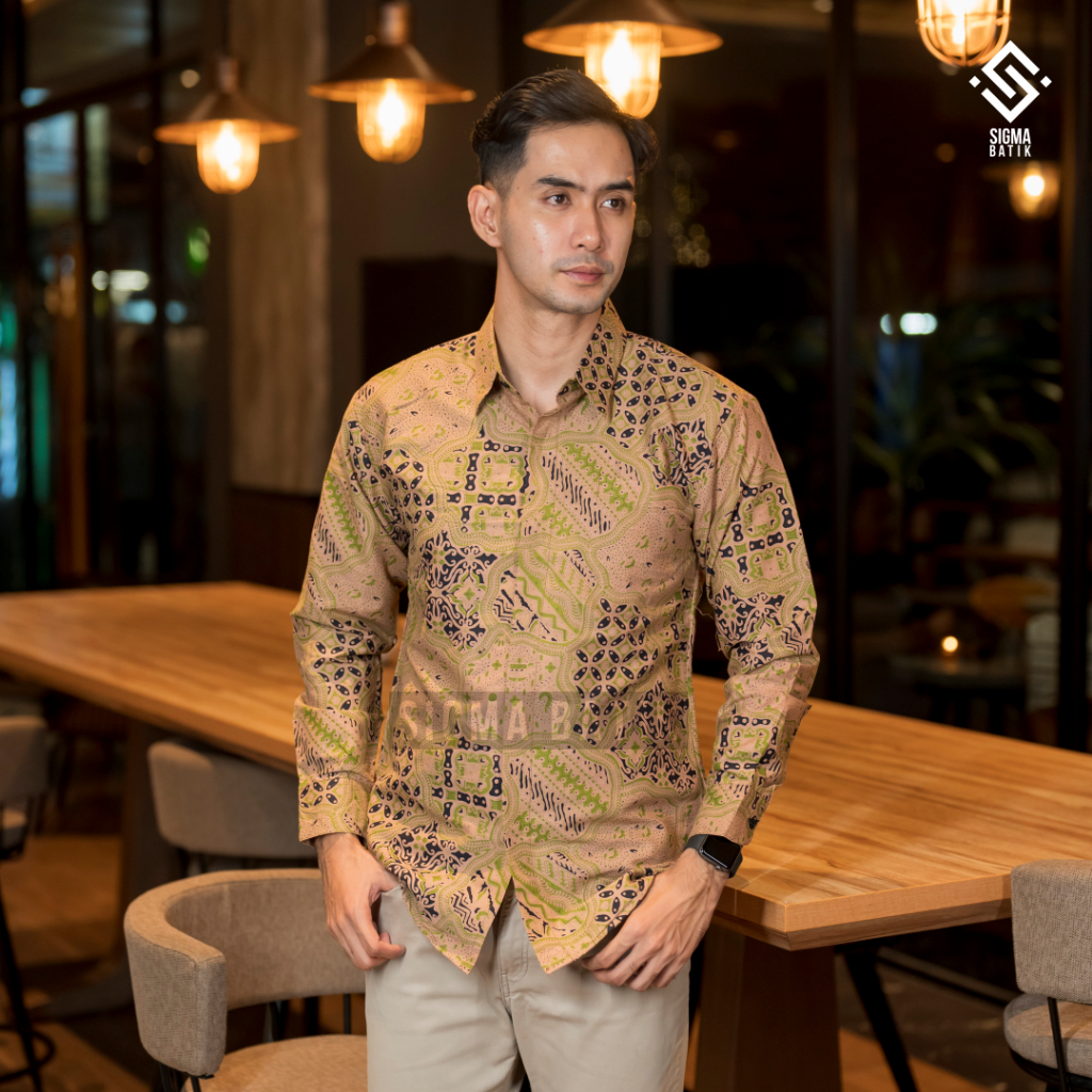 CYRANO Kemeja Batik Pria Lengan Panjang Emas Hitam Lapis Furing