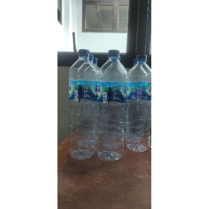 botol aqua bekas 1,5 L