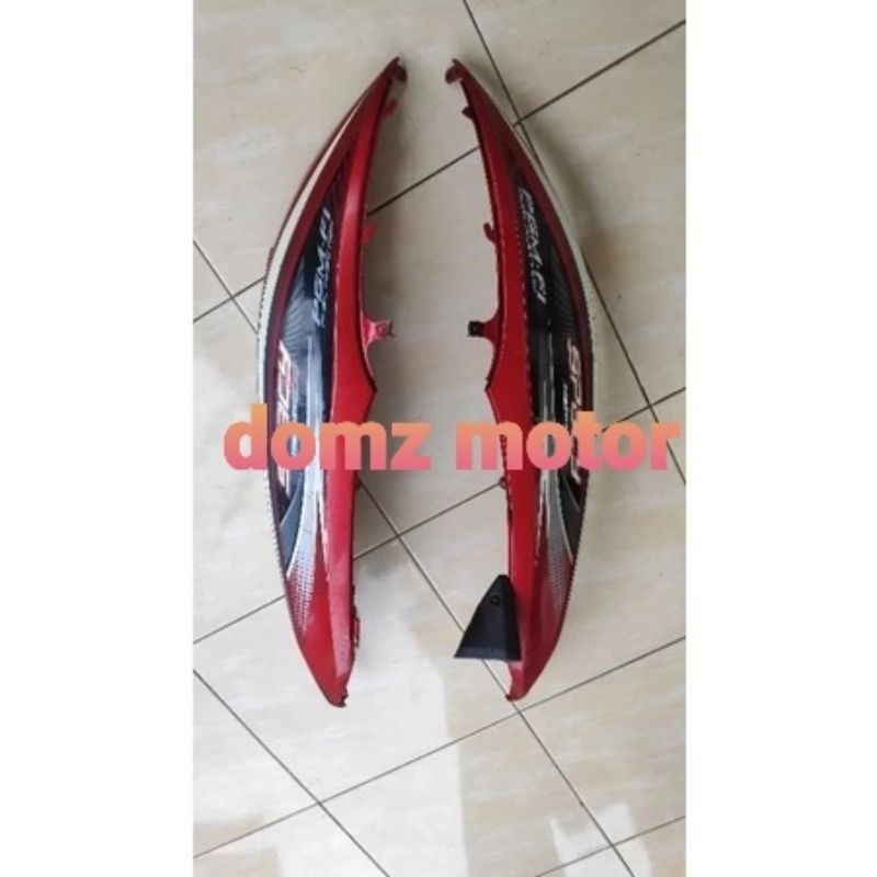 cover body belakang kanan kiri Honda spacy plus striping merah