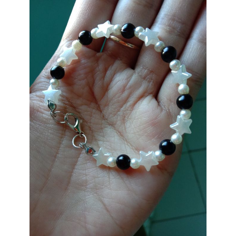 Gelang manikGelang manik bintang Gelang StarGelang manik monocromGelang Hitam putih//Gelang manik Hi