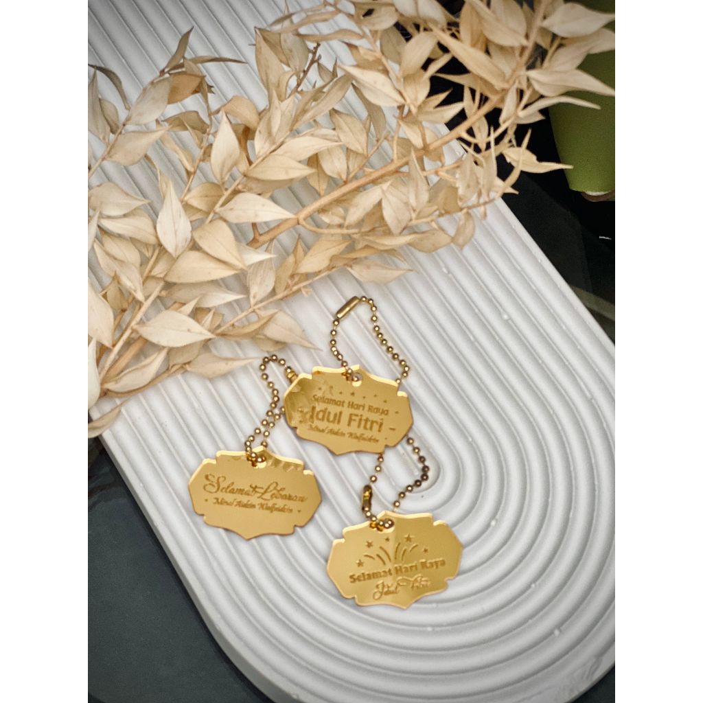 

Hang tag acrylic lebaran murah / acrylic miror gold termurah / acrylic tag termirh/ tag lebaran / gantungan lebaran