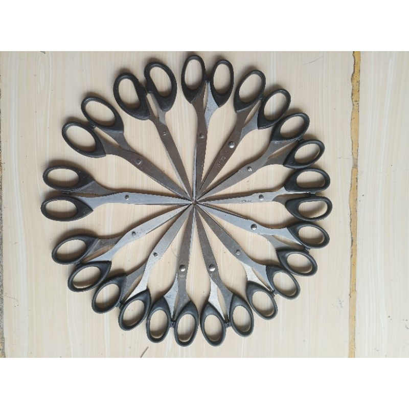 

GUNTING MURAH BADAI cuci gudang gunting 16cm tajam