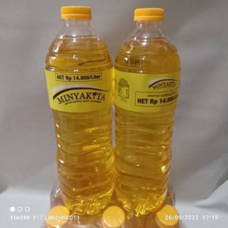 

minyak goreng kjta 1lusin isi 12 botol