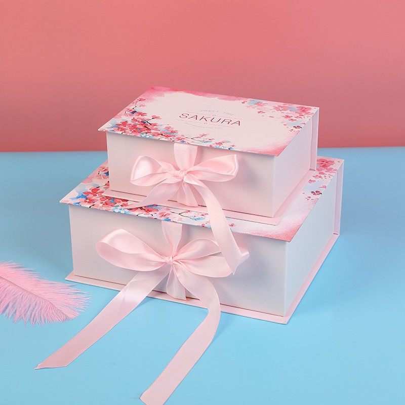 

Kotak kado Paperbag ulang tahun Pernikahan Wedding Birthday Party Pesta Bunga Hadia dll