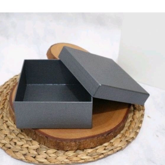 

HARD BOX (25cm x 25cm x 40cm) | GIFT BOX | KOTAK KADO | BOX KADO | KOTAK HADIAH | BOX HAMPERS | BOX ULANG TAHUN | BOX BESAR | PREMIUM QUALITY
