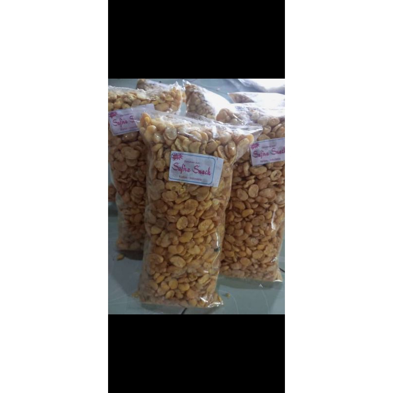 

kacang koro kupas
