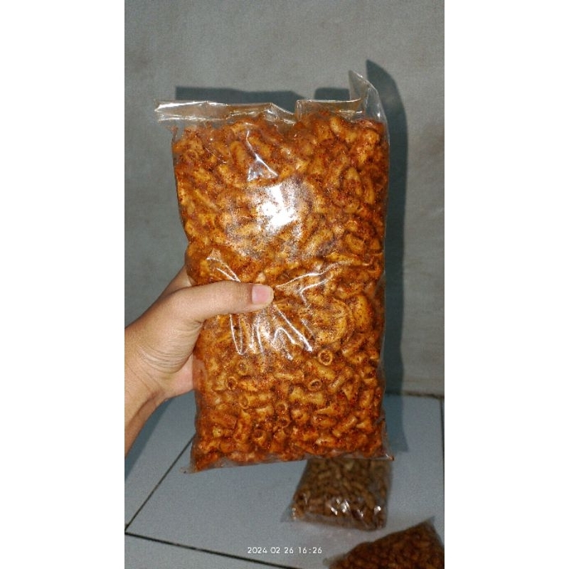 

ANEKA SNACK PEDAS 500gr