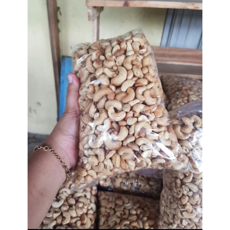 

kacang menteh dws utuh mentah 1kg.....