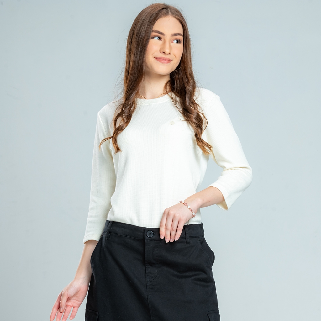 C2 Shawty Ecru T-Shirt Wanita