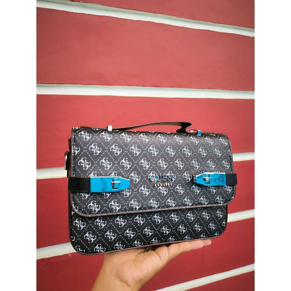 Guess Tas Selempang sling bag Cewek - Premium