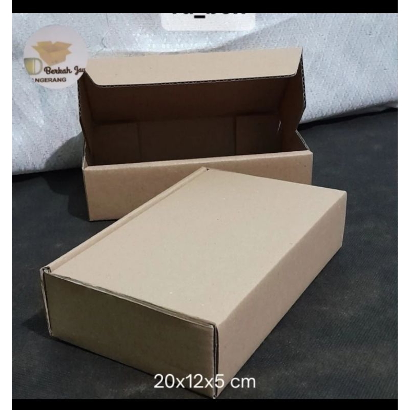 

kardus/box/dus Uk.20x12x5 cm box hampers