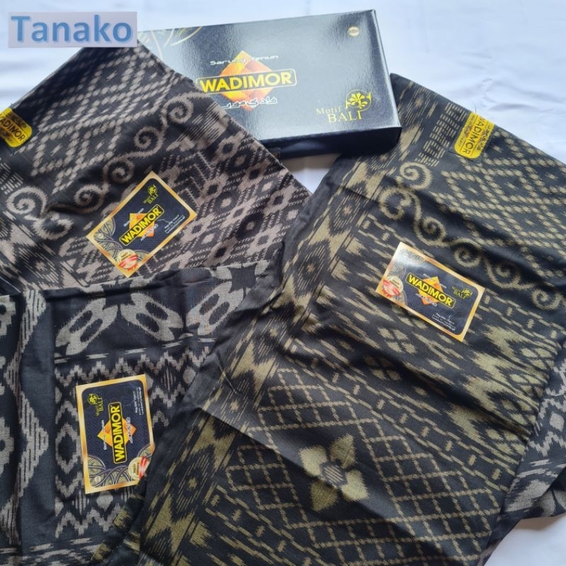 Kain Sarung Wadimor motif Bali Kain Sarung Hitam Kembang polos