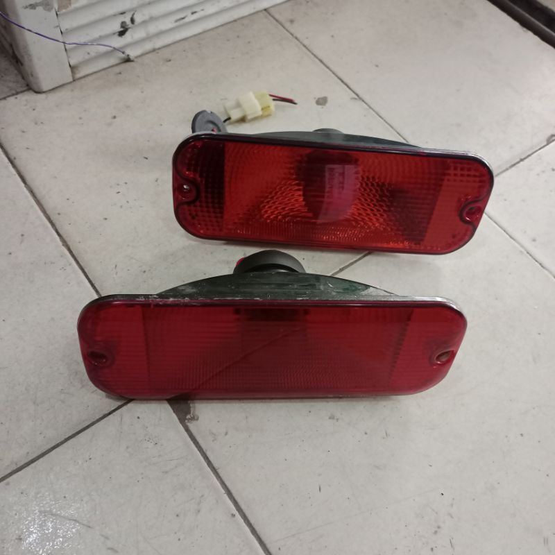 reflektor bumper belakang kiri kanan Escudo