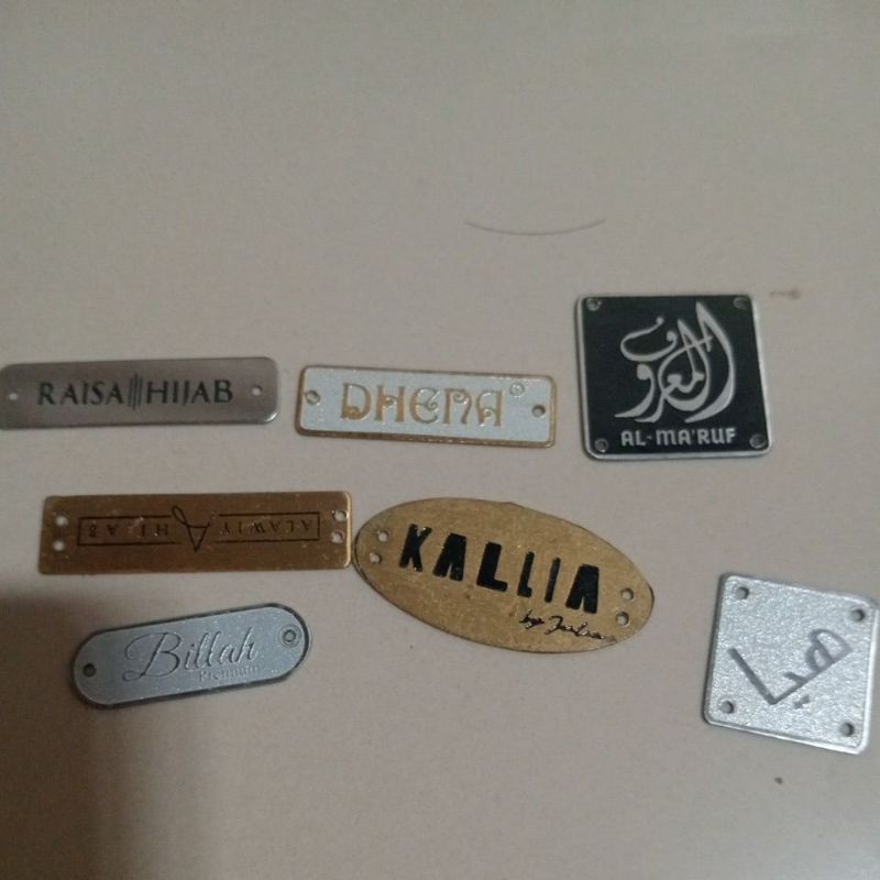 label plat hijab ..bisa riquest nama dan logo..free desain
