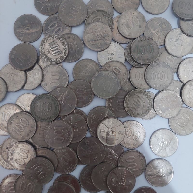 Uang Koin Korea Selatan 100 Won Tahun Acak - South Korea Korsel