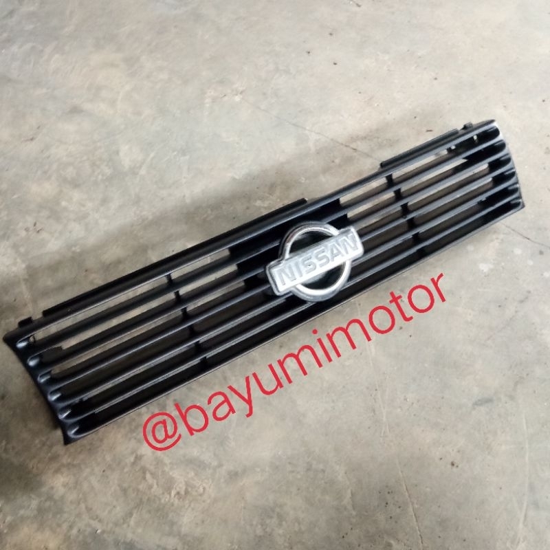 Grill nissan sunny sentra genesis B13