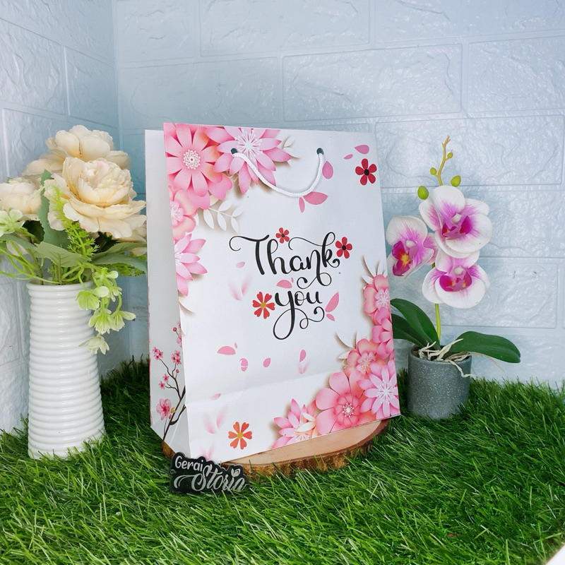 

Paperbag motif pink premium 20x10x25 / paper bag motif exclusive