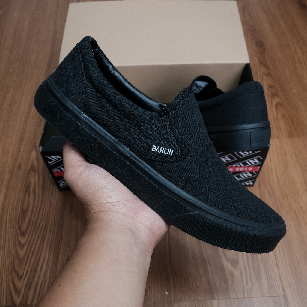 Sepatu Slip On Original All Black Pria Wanita