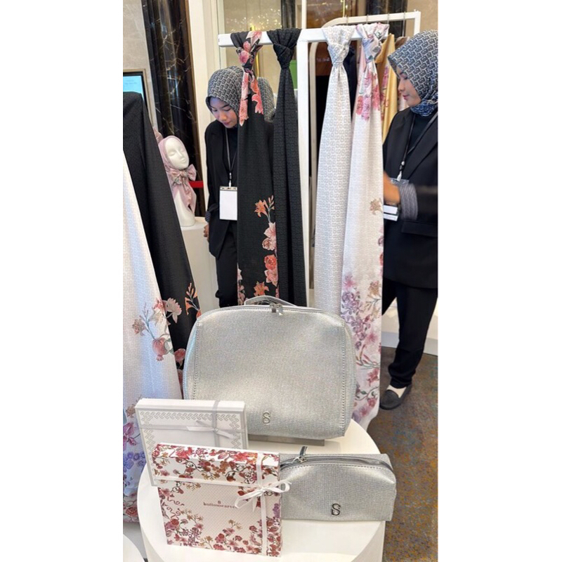 buttonscarves farra hampers farra prayer robe by buttonscarves