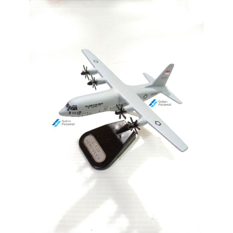 Miniatur/Replika Pesawat Hercules C-130 TNI AU