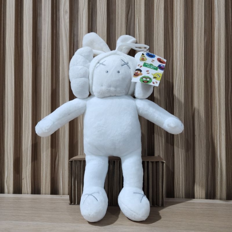 BONEKA KAWS SESAME STREET