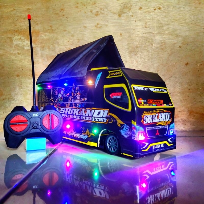 Miniatur truk Oleng WISMA SRIKANDI