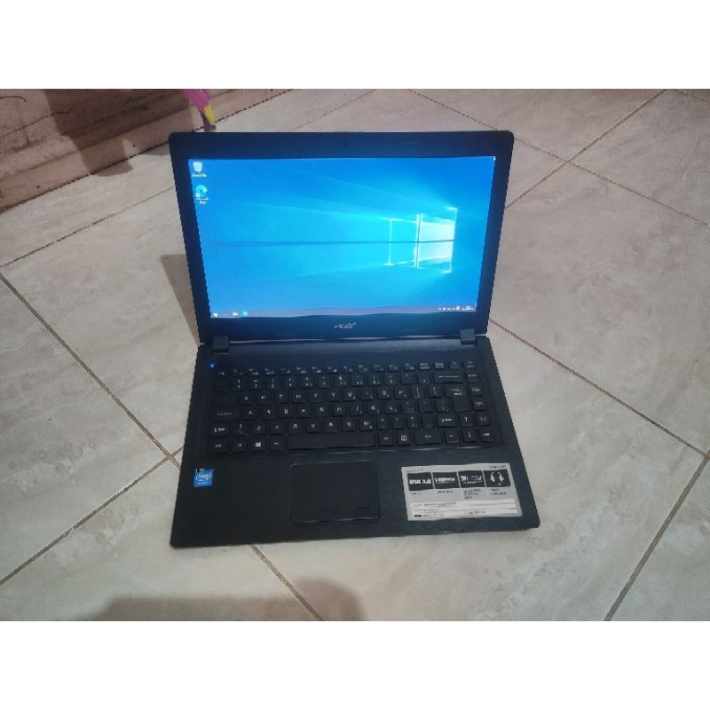 Laptop acer z 1401 ram8 hdd 500gb