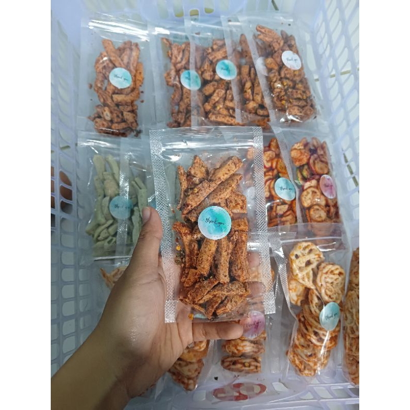 

BASRENG VIRAL PEDAS DAUN JERUK 40gr AIDA SNACK