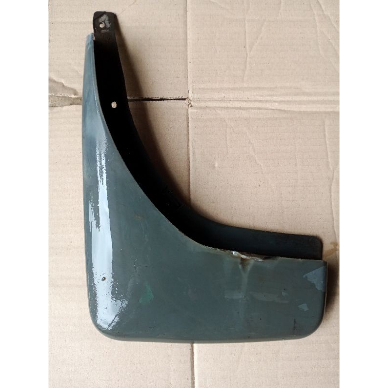 karet penahan lumpur belakang kanan&kiri Xtrail t30 thn 2004