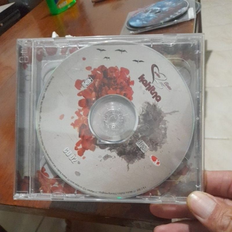 cd musik original kahitna 25 tahun cetita cinta 2 disk no sampul depan dan selongsong (CD060)