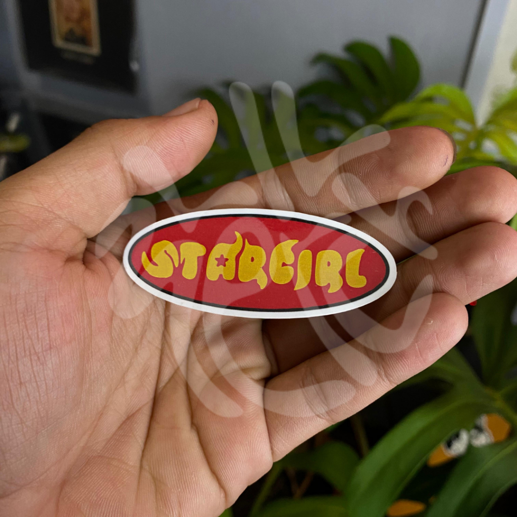 

sticker star girl / sticker aesthetic / sticker tumblr /stiker premium / stiker hp / stiker laptop / stiker helm / stiker tahan air