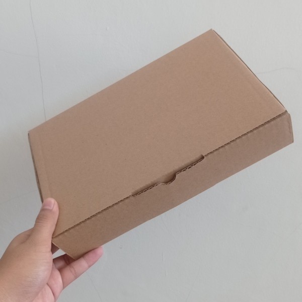 

Box tambahan untuk packing acrylic