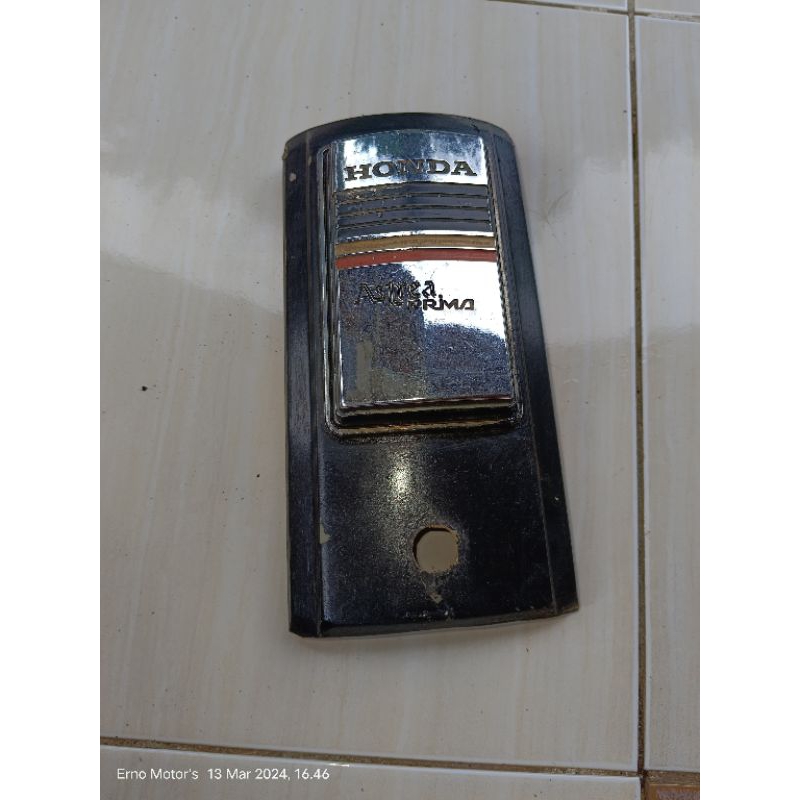 EMBLEM DADA, ASTREA PRIMA SECOND