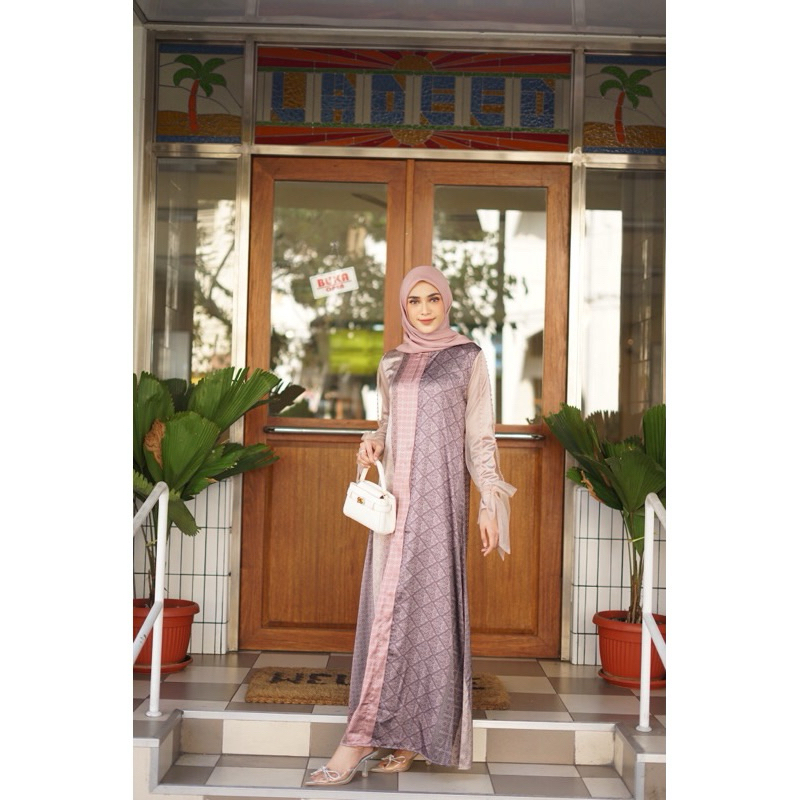 hanaali sumayya Dress