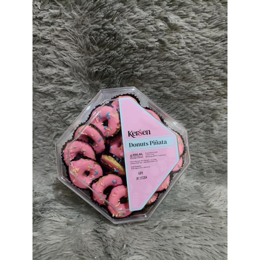

Kersen cookies by inacookies - Donuts PInata
