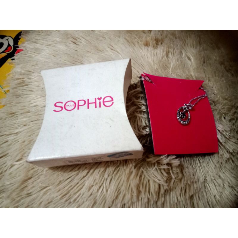 Kalung Sophie Martin