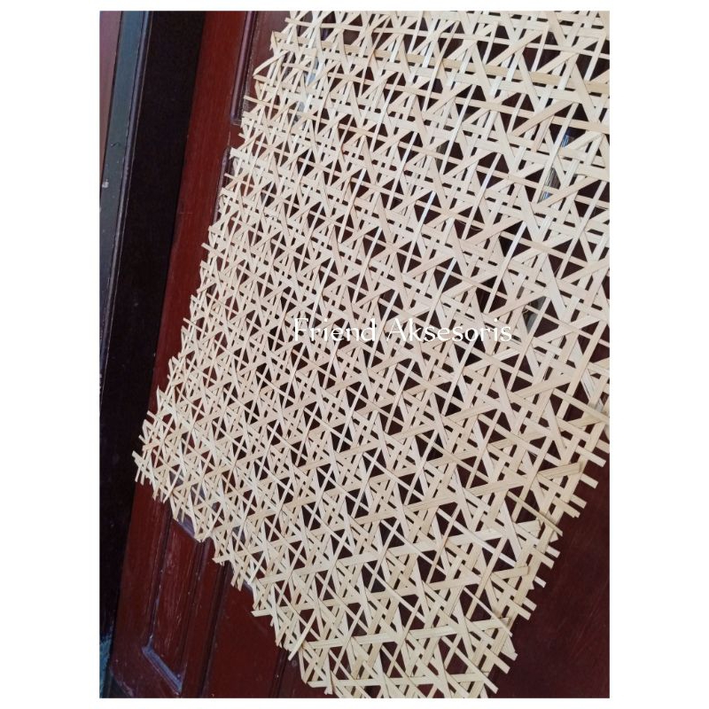 Anyaman Bambu Alami Motif Batik Ukuran Besar