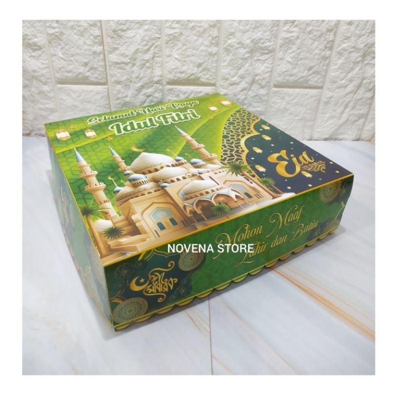 

BOX LEBARAN 25x25x8cm-KOTAK KADO DUS KUE BOLU LAPIS HAMPERS IDUL FITRI