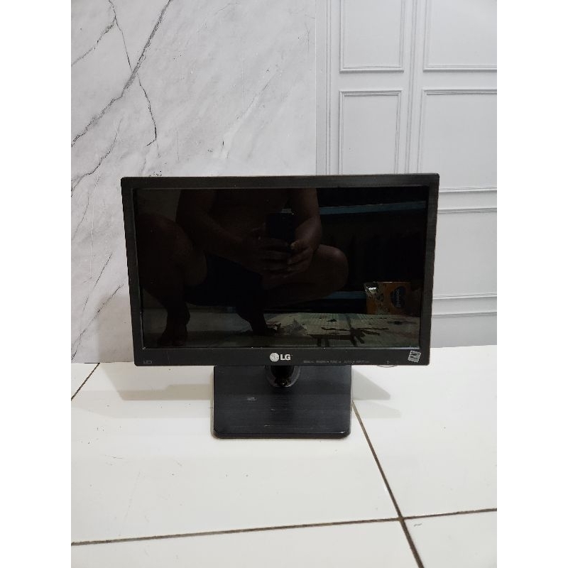 monitor Merk LG led 16inch wide murahh