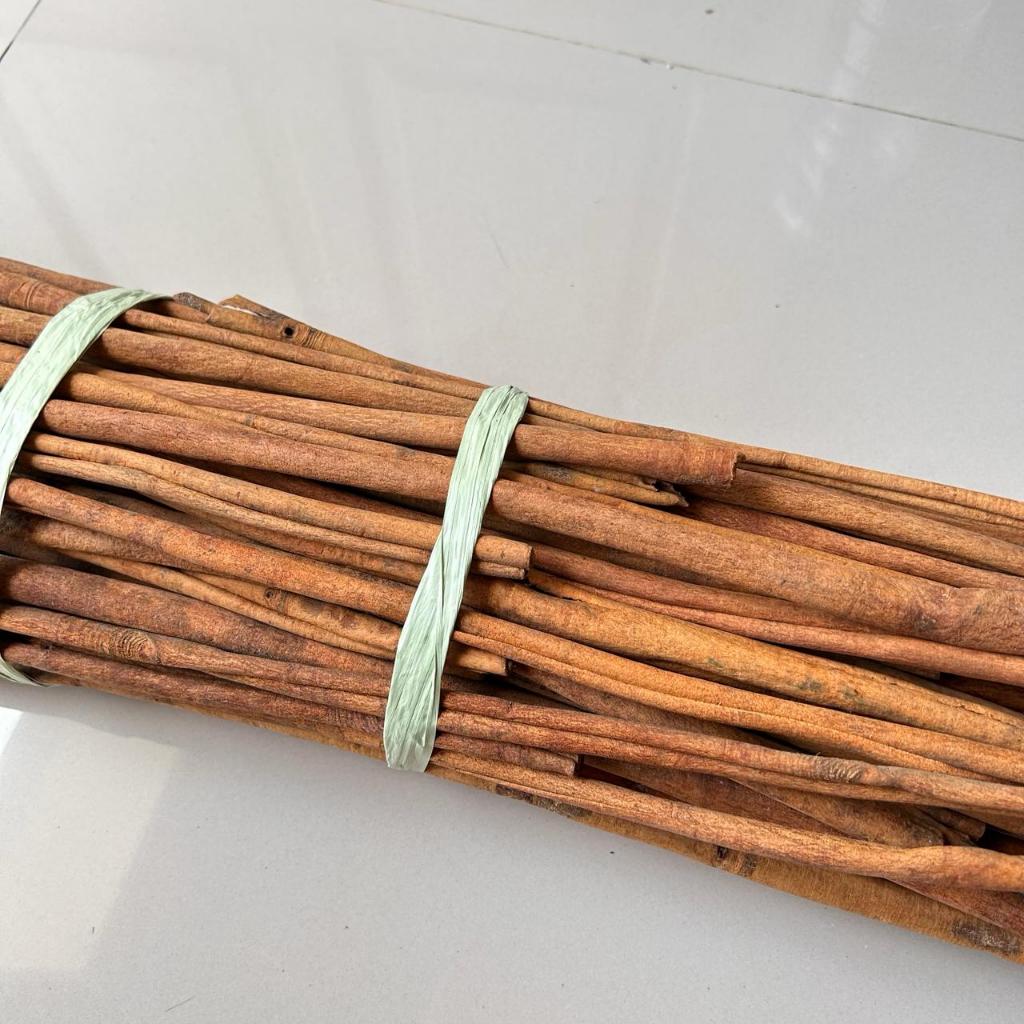 

JKL KAYU MANIS UTUH KUALITAS GRADE A 1KG / CINNAMON STICK