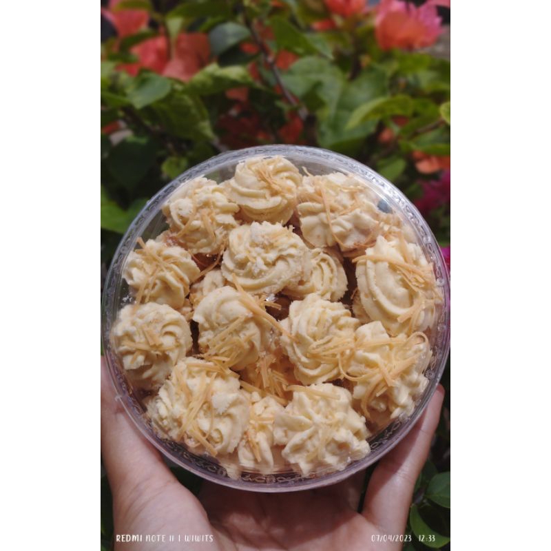 

homemade kue kering sagu keju 250gram (¼kg)