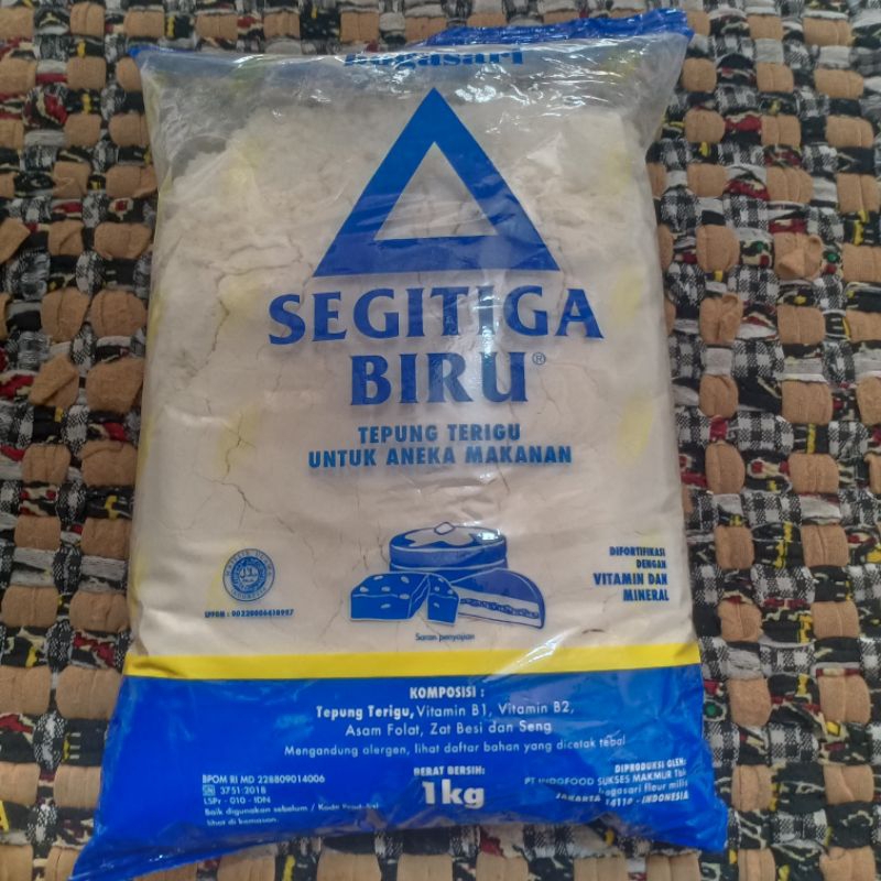 

Tepung Segitiga Biru