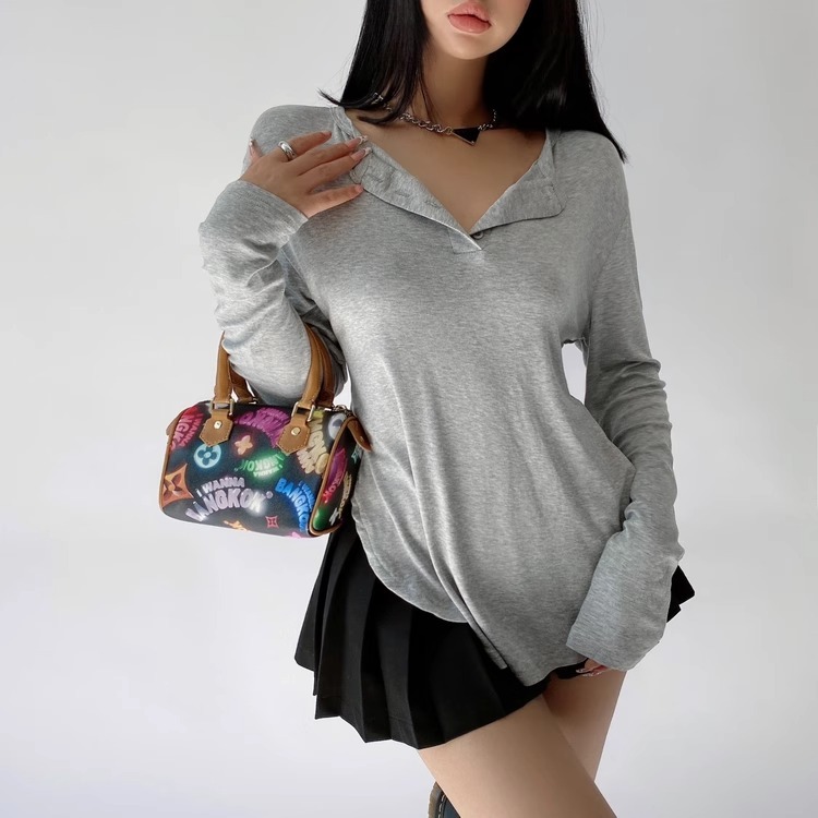 [Premium] Kaos Wanita Lengan Panjang Leher V / Kaos Polos Belah Samping