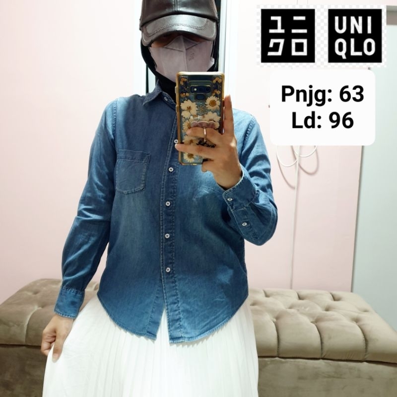 UNIQLO Baju Atasan Kemeja Denim Lengan Panjang Wanita
