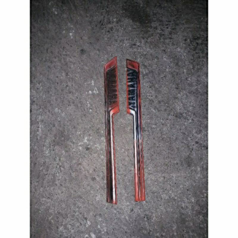 emblem samping body belakang yamaha V80 SUPER DELUXE.