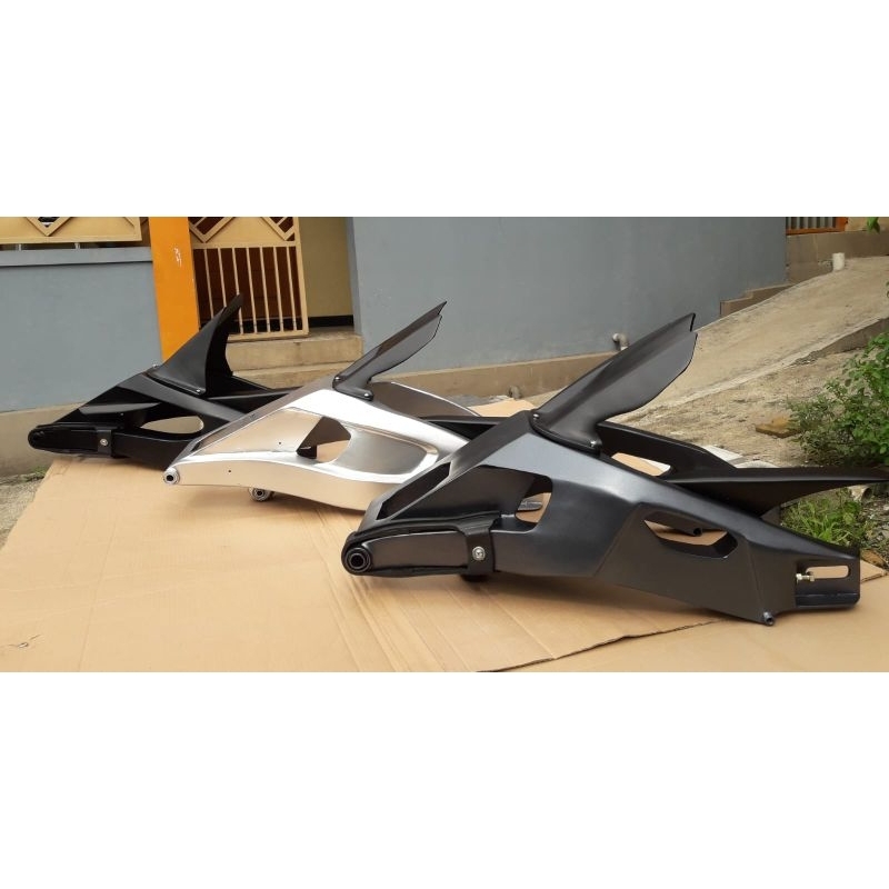 swing arm custom Ninja 250 fi model BMW muat velg dan ban lebar